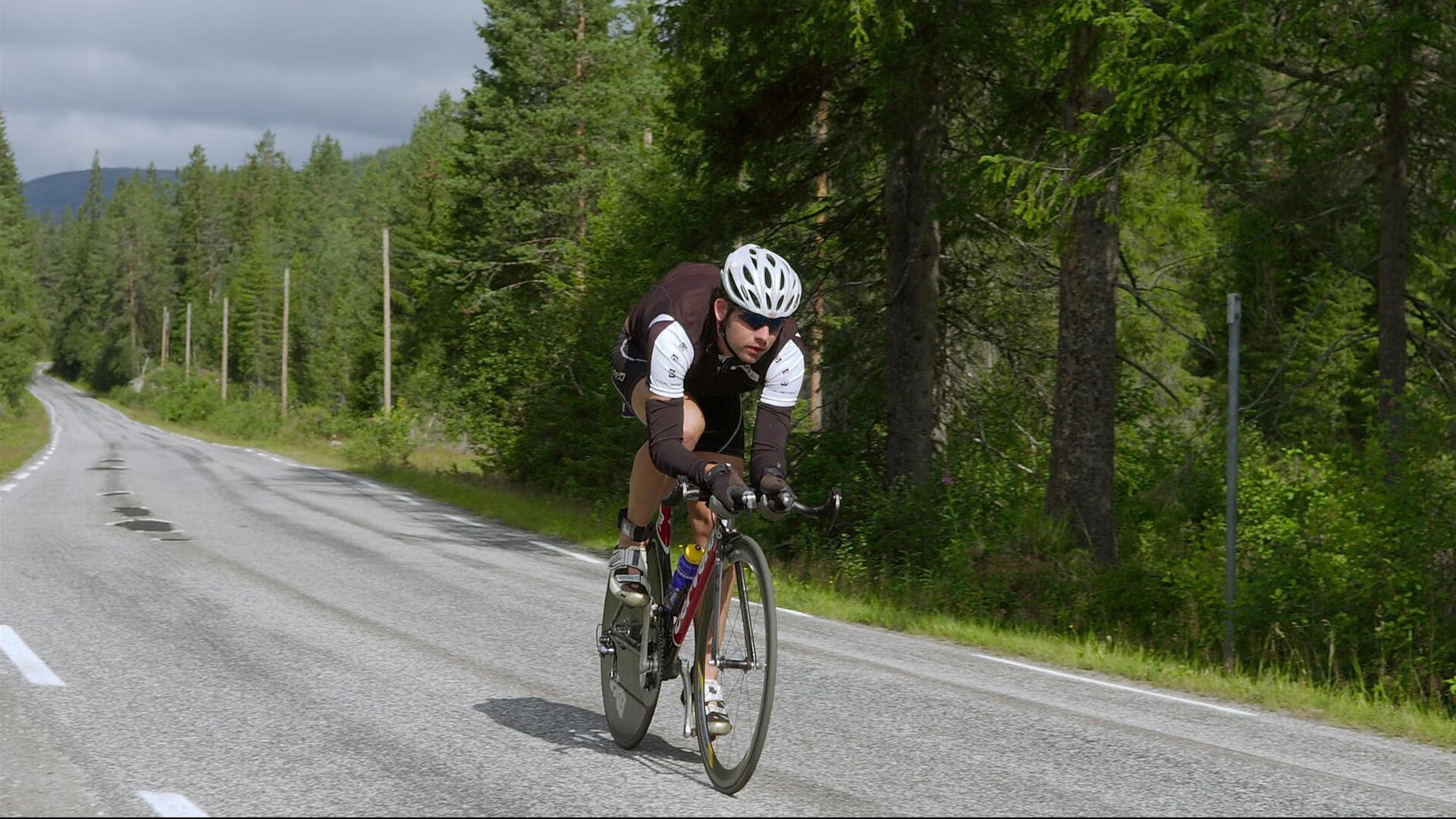 百米飞人巅峰对决,新星闪耀打破十年垄断,传奇落幕见证时代更迭